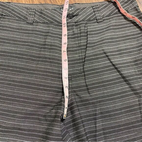 ONeill Striped Black/ Grey Mens Board Shorts Size 34 - Picture 2 of 9